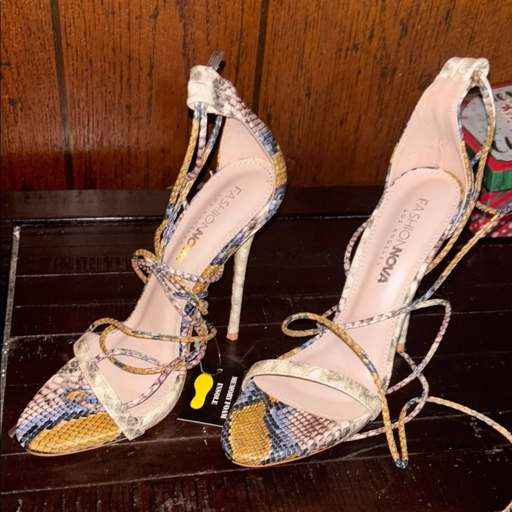 Fashion Nova Brown Heels Sleek Design - Picture 5 of 7